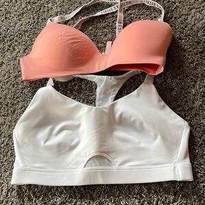 Set of 2 Victoria secret bras. Large/36D